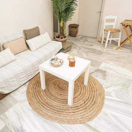 Traditional Dame Apartment Mesi  Ngoại thất bức ảnh