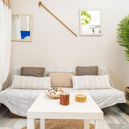 Traditional Dame Apartment Mesi  Ngoại thất bức ảnh